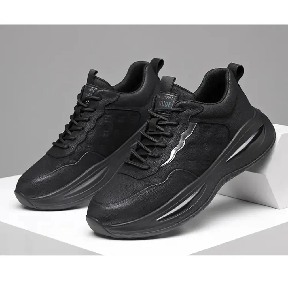 2026 أحذية جديدة للرجال جلد البقر أحذية رياضية غير رسمية للشباب الخريف أحذية رياضية من الجلد الأسود الرائع #1