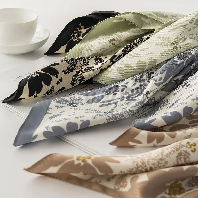 90*90 سنتيمتر الأزياء محاكاة وشاح حريري المرأة الربيع مباراة قميص مطبوعة أوشحة مربعة صغيرة المهنية الملابس والاكسسوارات