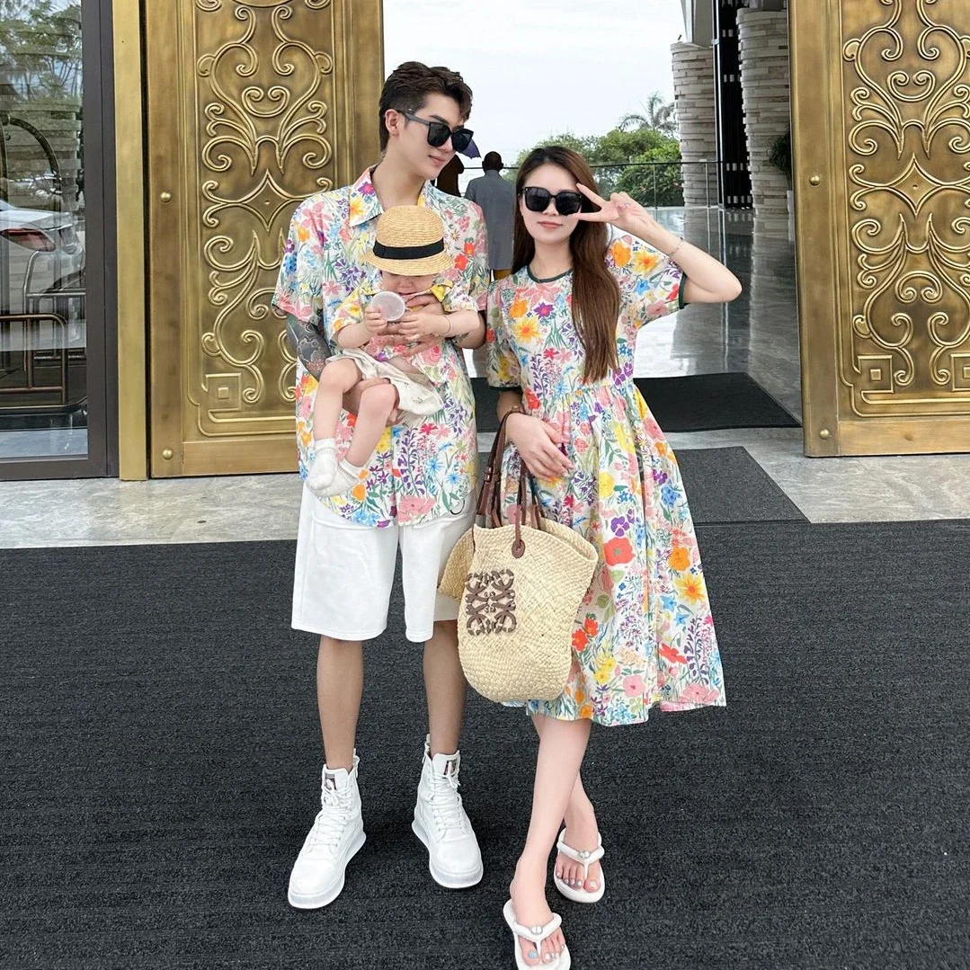 Beach Family Matching Clothes Mom Daughter Vacation Dress Resorts Look Dad and Son Shirts 2024 New Mama and Girl Floral Dresses