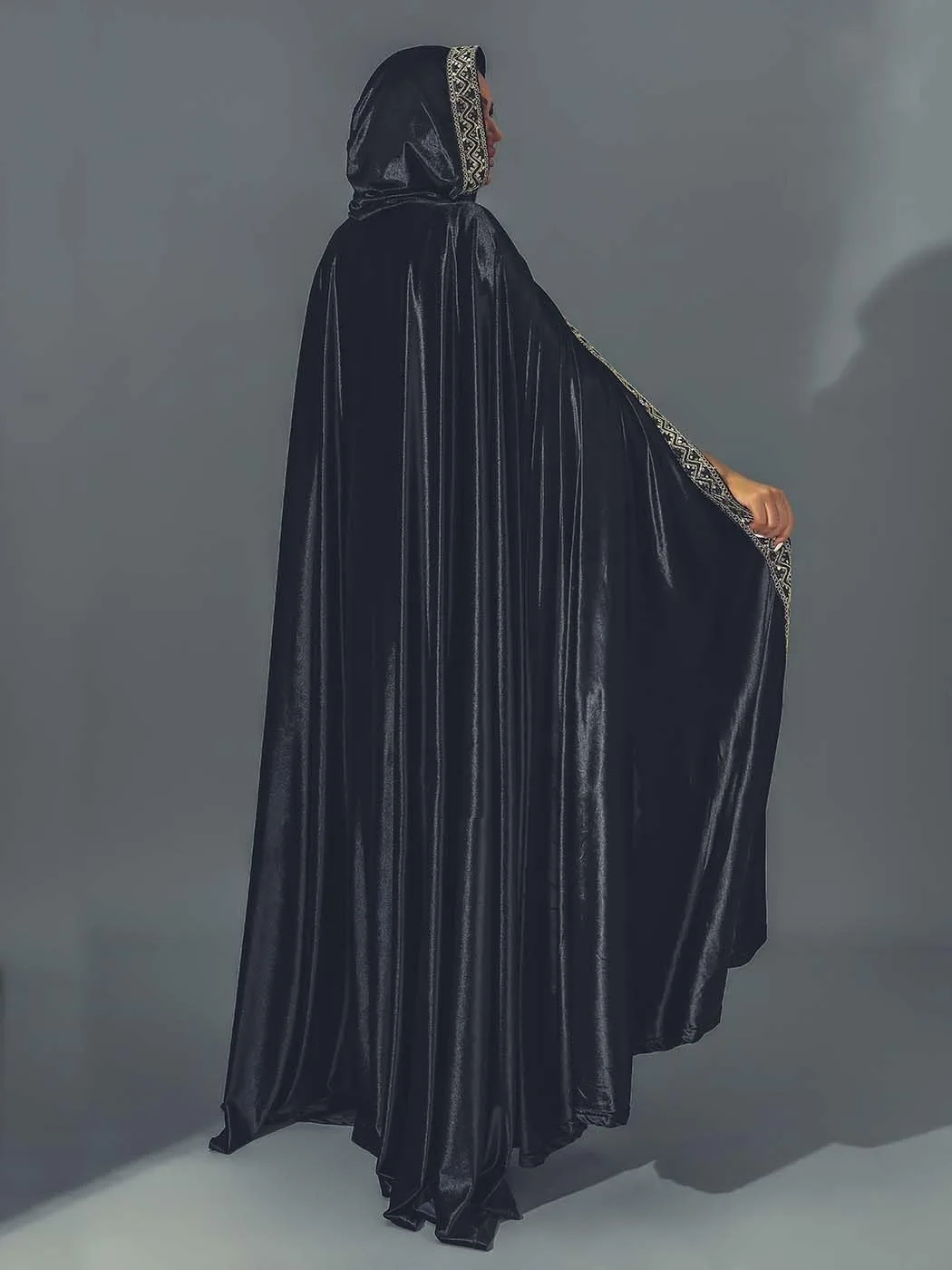 جديد Hatl عباءة طبقة واحدة الذهب الأزهار تقليم loween تأثيري دور بلانغ عباءة المرأة العرقية زي المرحلة زي