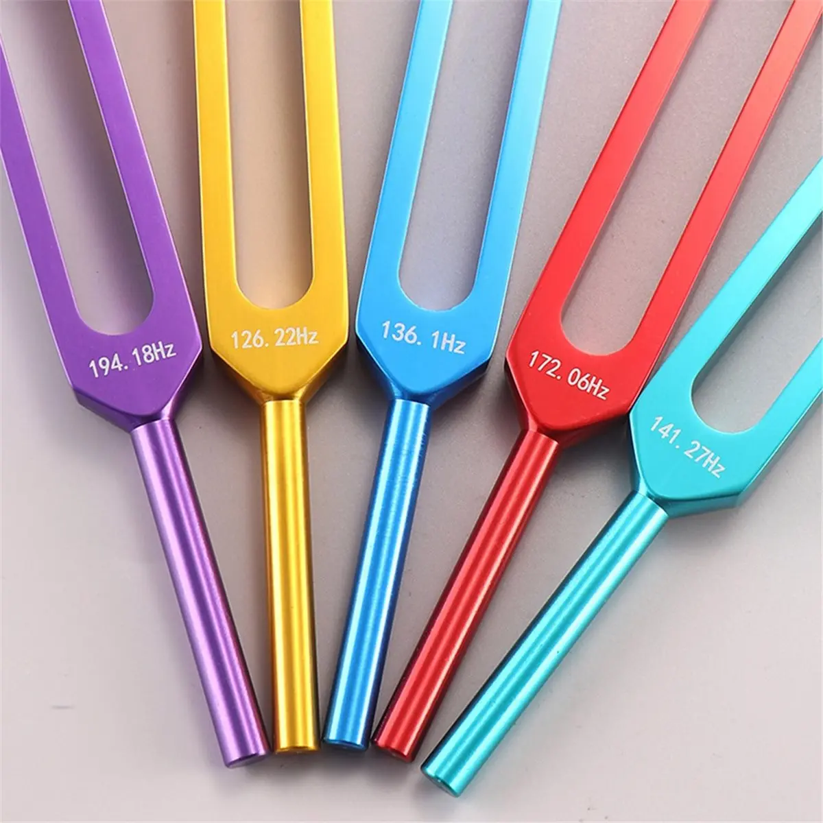 

【AA85】 Наборы камертонов с красочными чакрыми, камертон для исцеления диапазона, вилки для медитации, портативные ударные инструменты