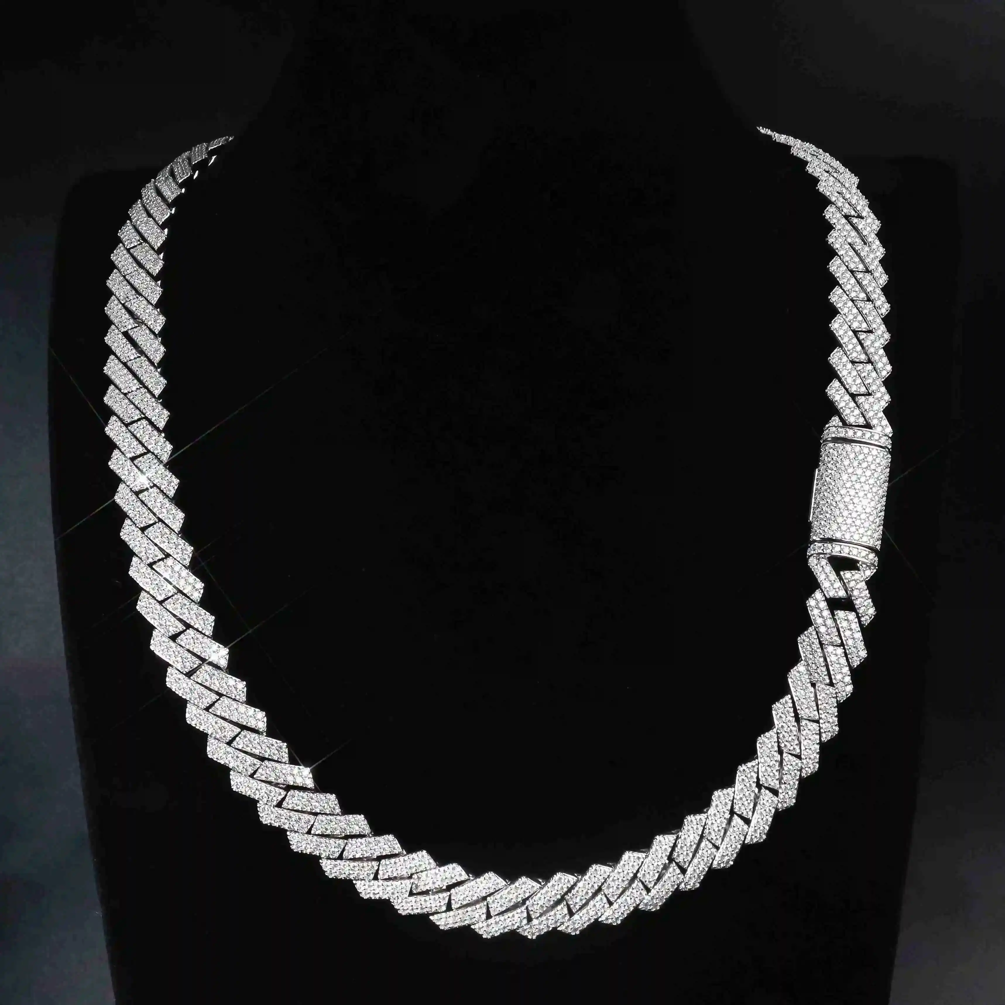 

Custom Moissanite Cuban Link Chain 15MM GRA Certificate Moissanite Iced Out Cuban Link Chain