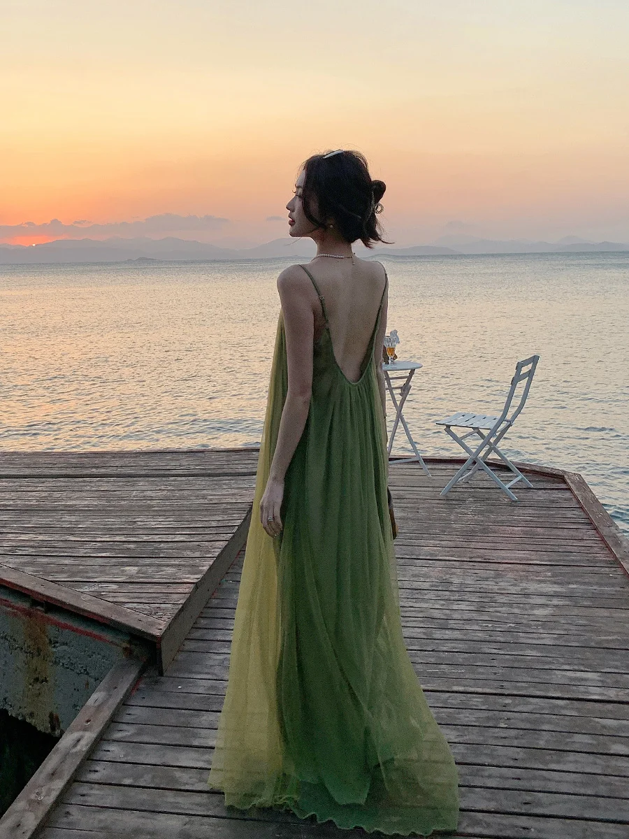 

Женское платье на подтяжках, новинка 2025, летнее французское платье с бретелькой на шее, пляжное платье для отдыха на берегу моря, сексуальные платья с открытой спиной C160