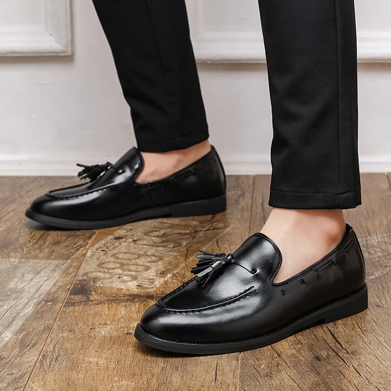 

Korean Fashion Slip-on Trend Loafers Brand Urban Pointed Business Wedding Formal Leather Shoes Men Outdoor Comfort Driving Shoes
