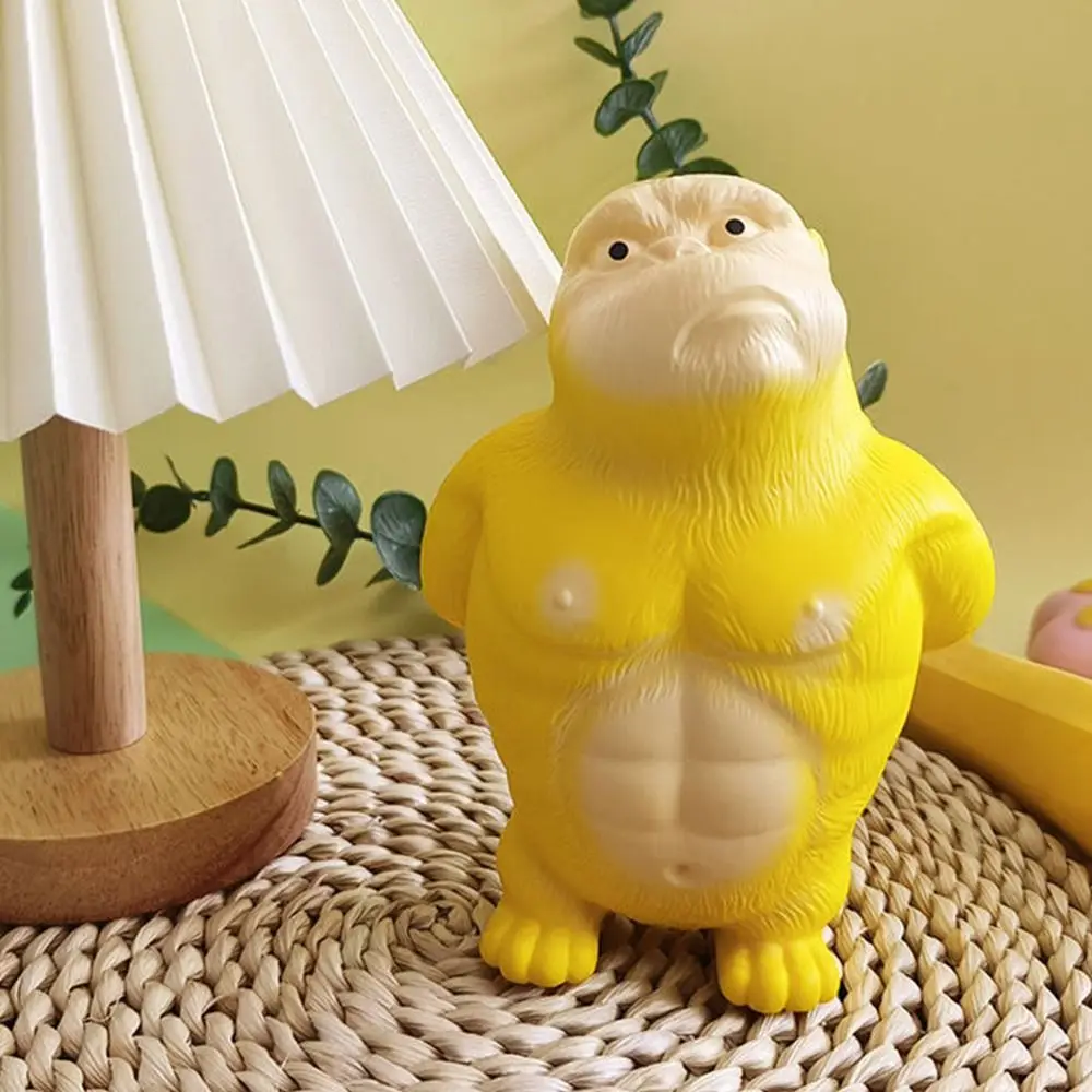 Giocattoli di spremitura gialli creativi giocattoli di rimbalzo di Gorilla di Stress decomprimere in PVC giocattoli di King Kong di Orangutan del