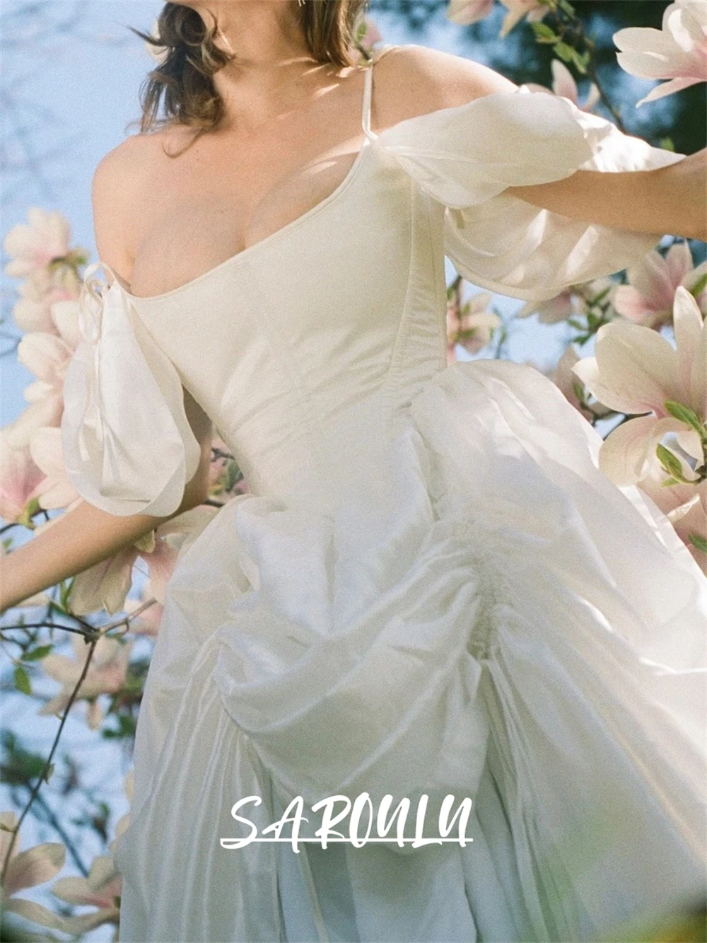 Modern Satin Wedding Dress Ballet Waistline Vintage Royal Style Custom Bridal Gown Spaghetti Straps Bride Dresses Off-shoulder