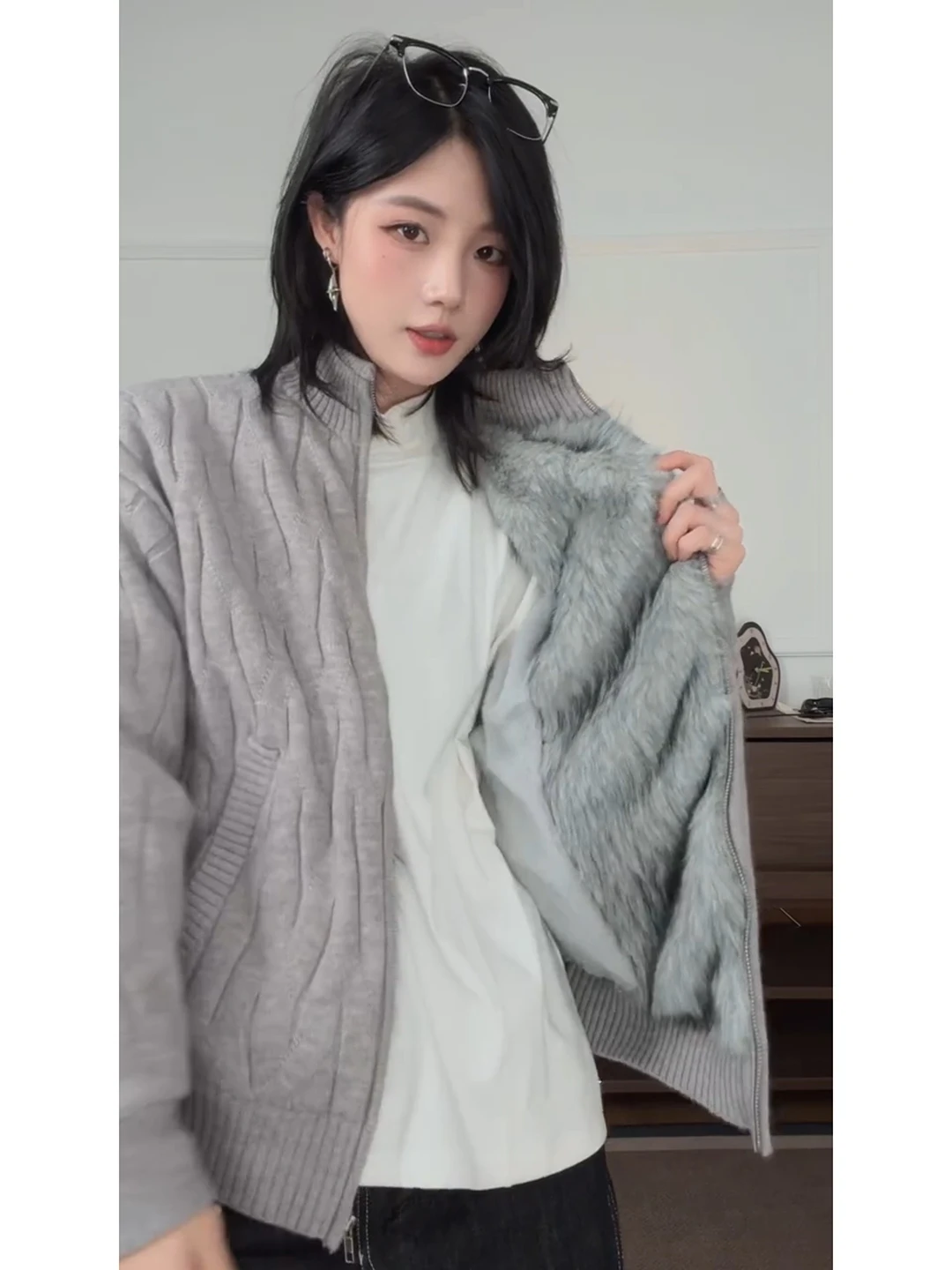 

Мужской зимний вязаный хлопковый кардиган с флисовой подкладкой, имитацией волчьего меха, укороченный, с завязками на талии, на пуговицах