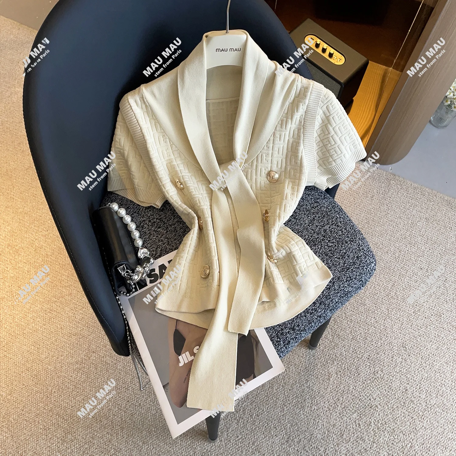 

Ele Knitted T-irt with Bow Design And Repeating Pattern for Women High-End Faion Autumn New Arrival Anti-Aging