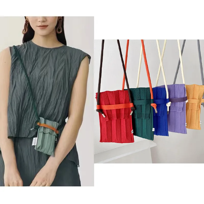 Bolso cruzado pequeño de tejido a la moda para mujer, bandolera plisada de órgano, Mini bolso de hombro plegable con correas largas para teléfono