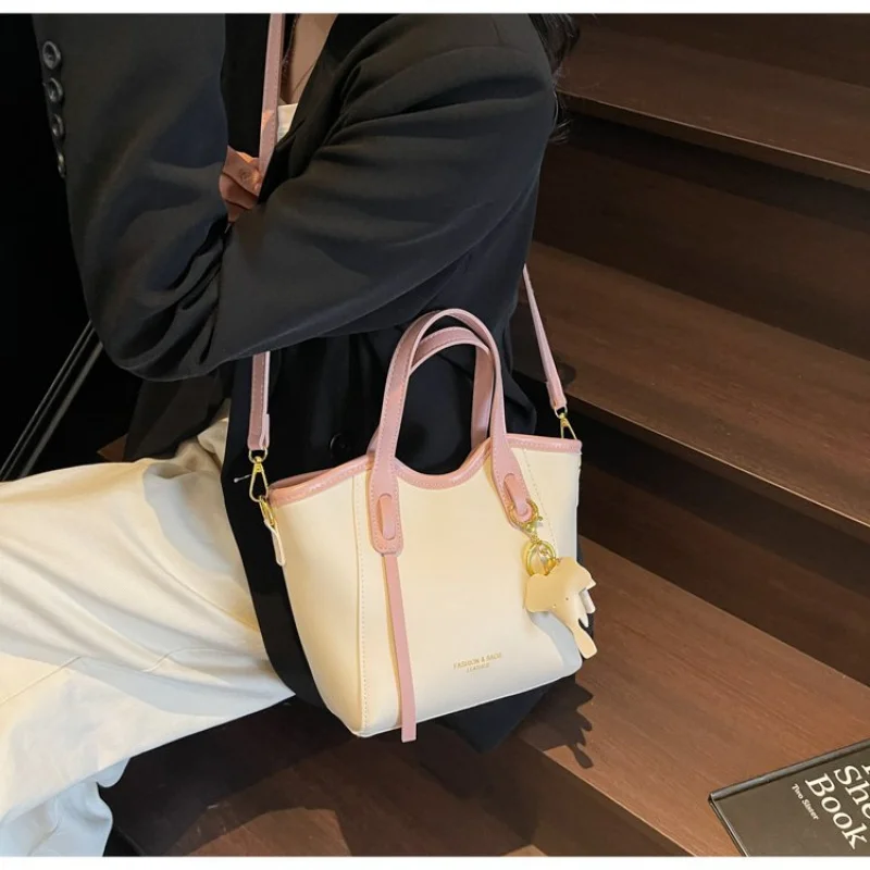 

Sophisticated Women's Crossbody-Bag Crafted From Jaguar-Print Leather Boasting Paris Vintage Spacious Soft Daily Refined Style​