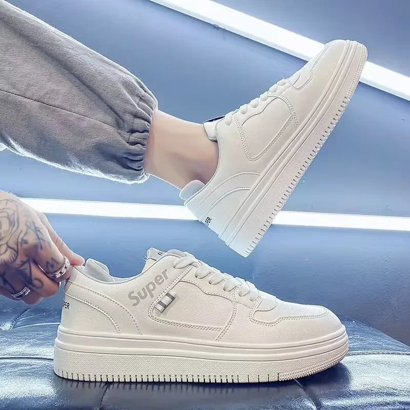 2024 Nieuwe Klassieke Kleine Witte Schoenen Heren Trendy Super Lichtgewicht Casual Board Schoenen Jeugd Platte Bodem Ademende Sportschoenen