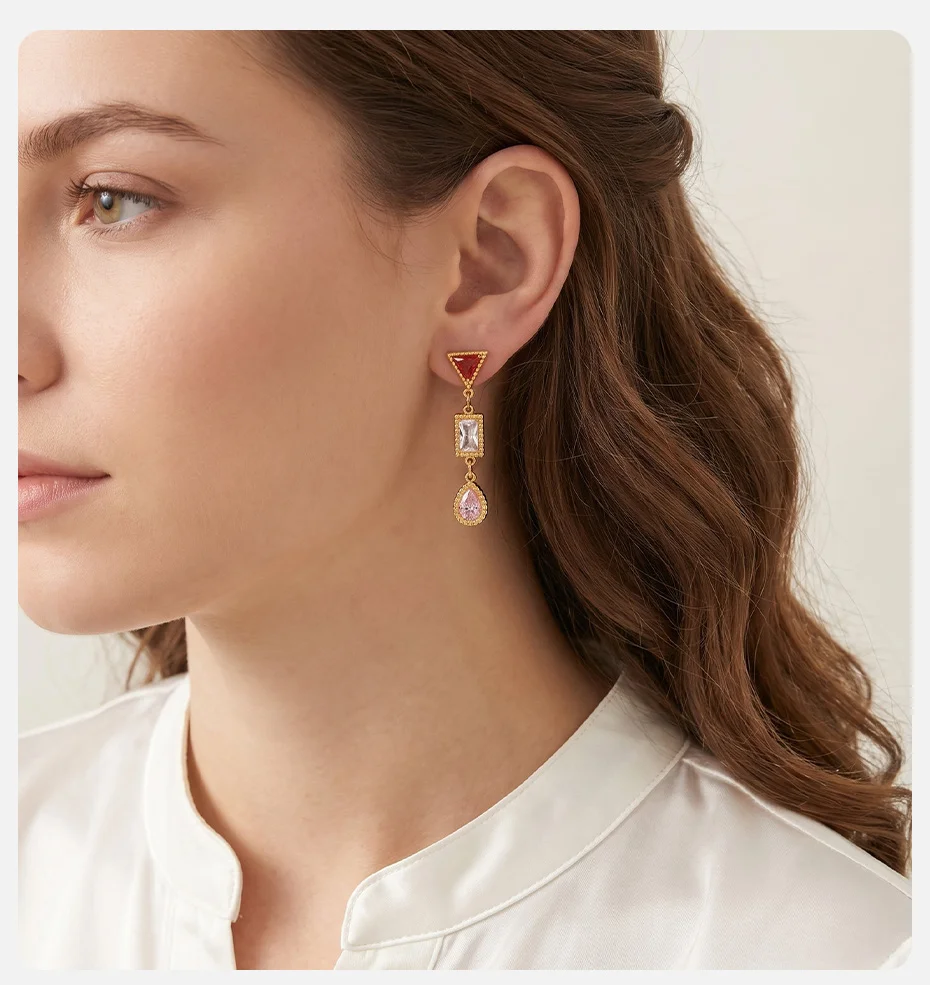 Vnox Trendige geometrische rosa Zirkon-Tropfenohrringe für Damen, vergoldete Ohrhänger aus Edelstahl, Statement-Hochzeitsschmuck – Detail 2