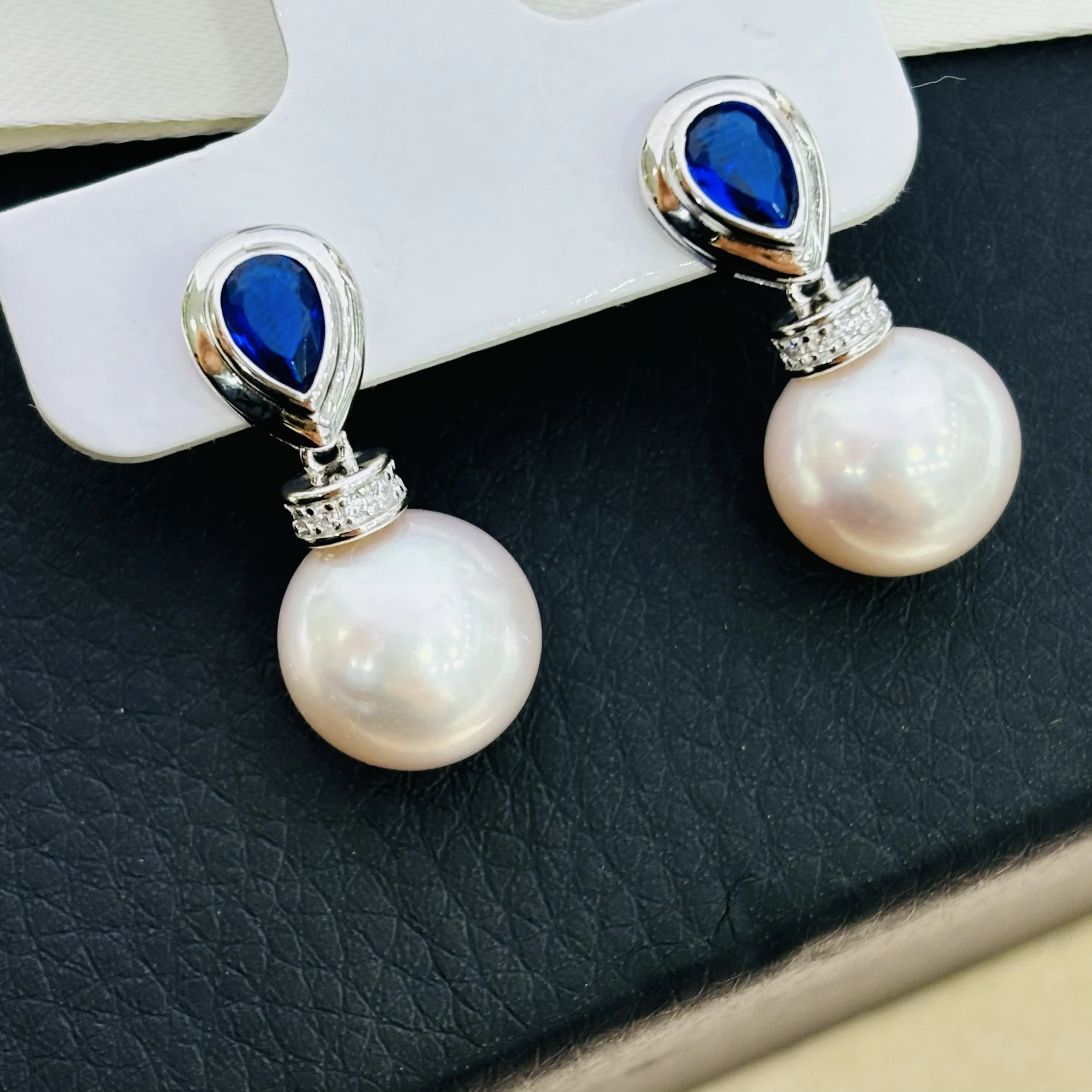 

Beautiful Zircon Water Drop Blue Zircon AAAA10-11mm Natural South Sea Round Pearl Earrings 925s