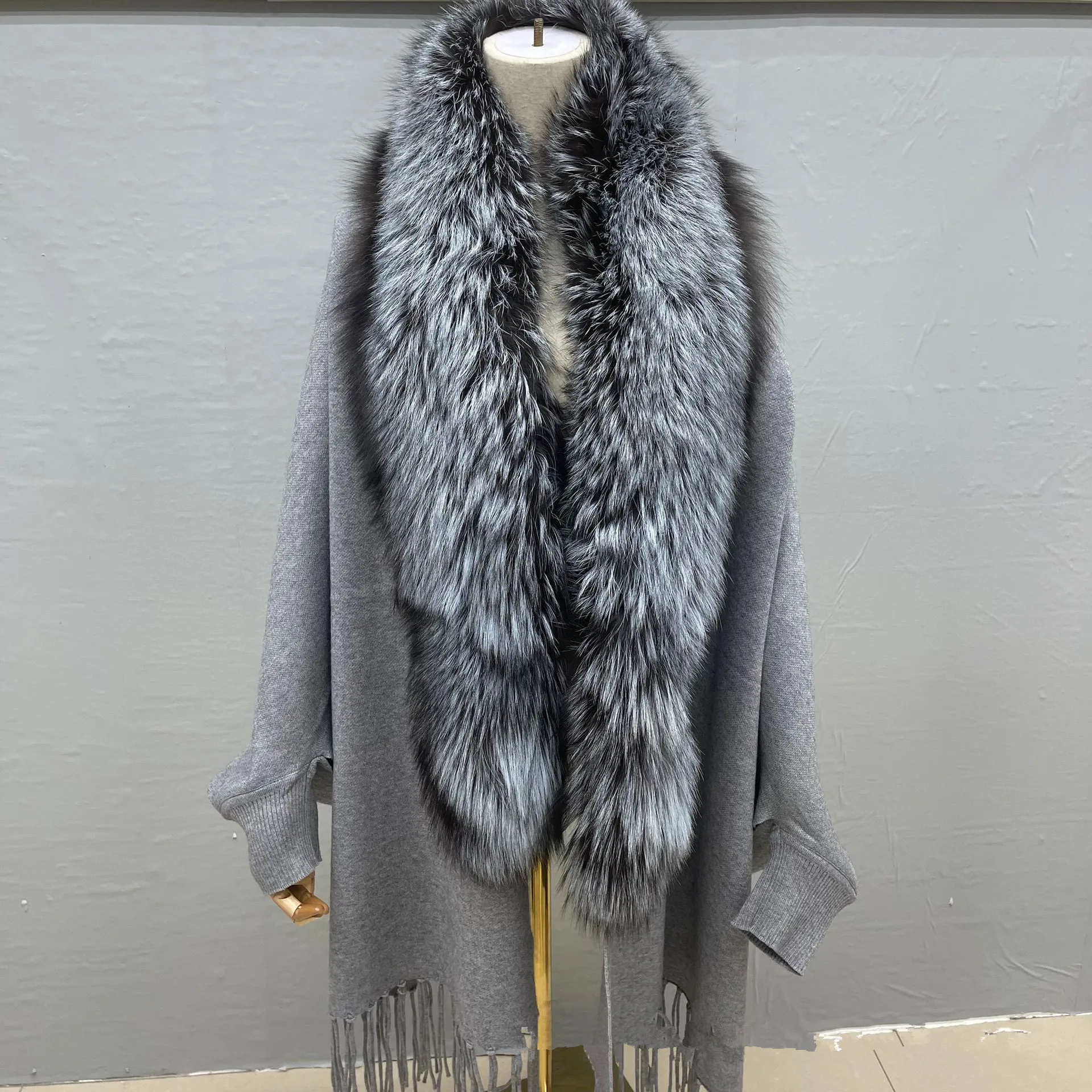 Women Luxury Real Fox Fur Trimmed Wool Shawl Cloak Cape Dress Party Wraps for Winter