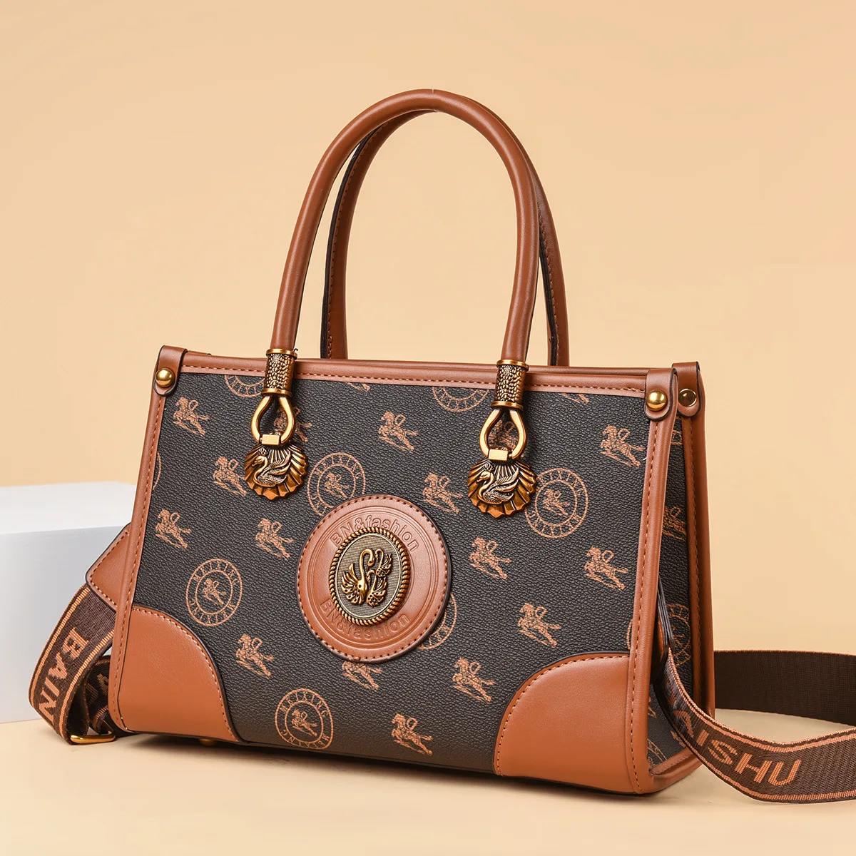 

2025 New Women's Light Luxury Tote - Fashionable, Large-Capacity, Portable Shoulder