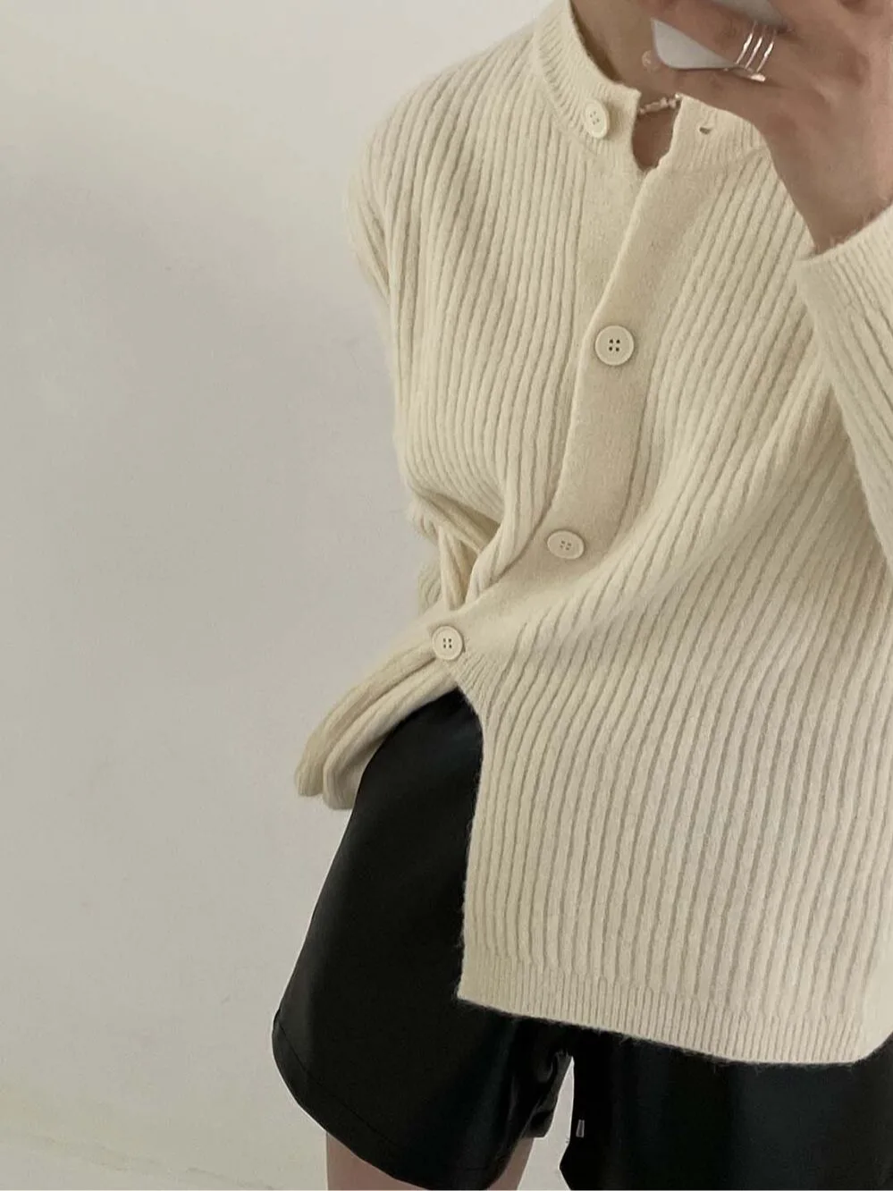 

Шикарный осенне-зимний простой дизайн с длинной талией све, облегающий вязаный свитер с боковыми пуговицами, базовый слой для поездок на работу