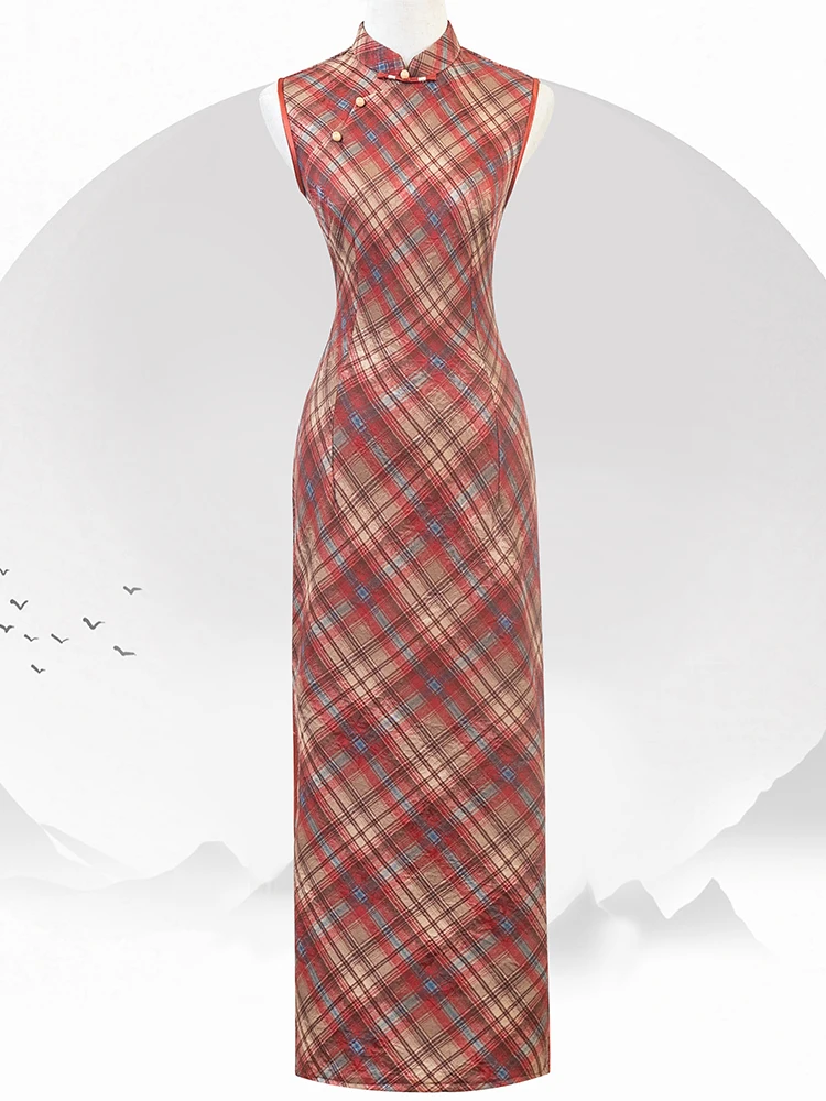 

Красное клетчатое винтажное платье-ципао миди с косым воротником и низким разрезом для повседневной носки и торжественных мероприятий