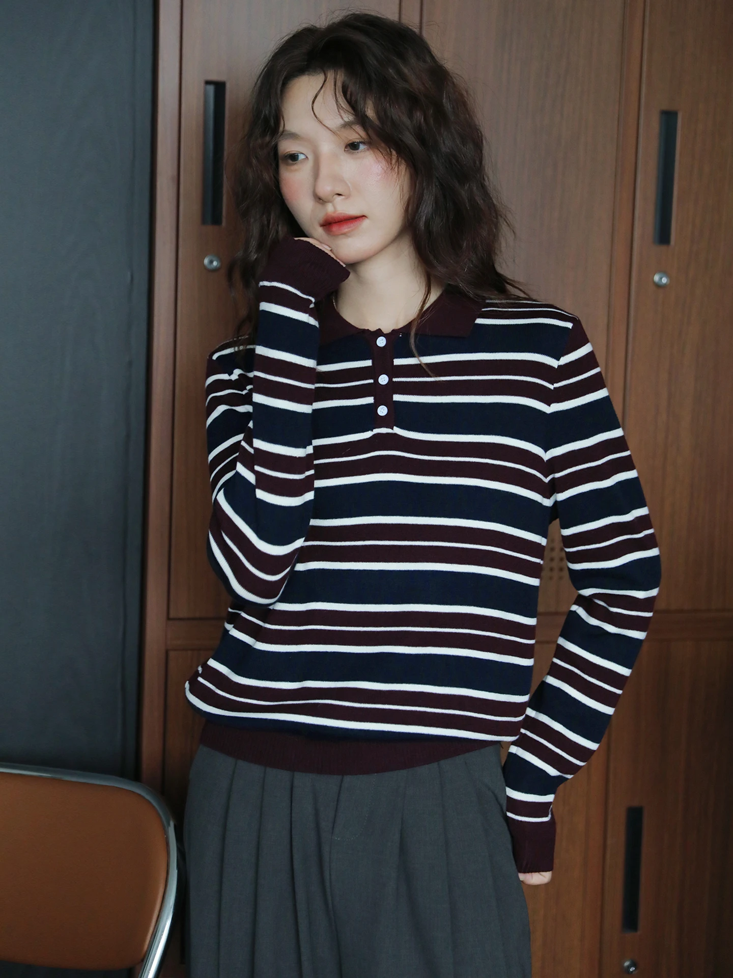 

Мягкий вязаный свитер с длинными рукавами, винтажный воротник, приталенный крой, осенне-зимний базовый слой, верхняя одежда, модный полосатый дизайн