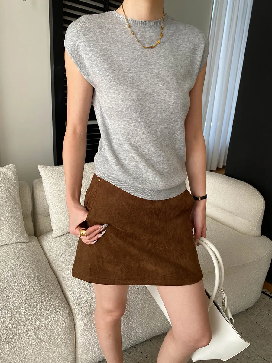 

Spring women's casual solid color slim fit, shoulder hugging knitted shirt, short sleeved