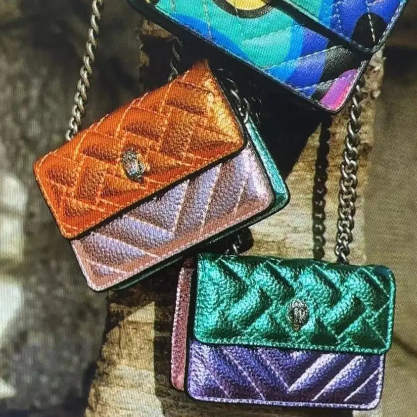 2024 لون مطابق للأزياء عطر صغير على الطراز الأجنبي منقوش كلاسيكي برأس النسر حقيبة كروس على شكل رأس هوك