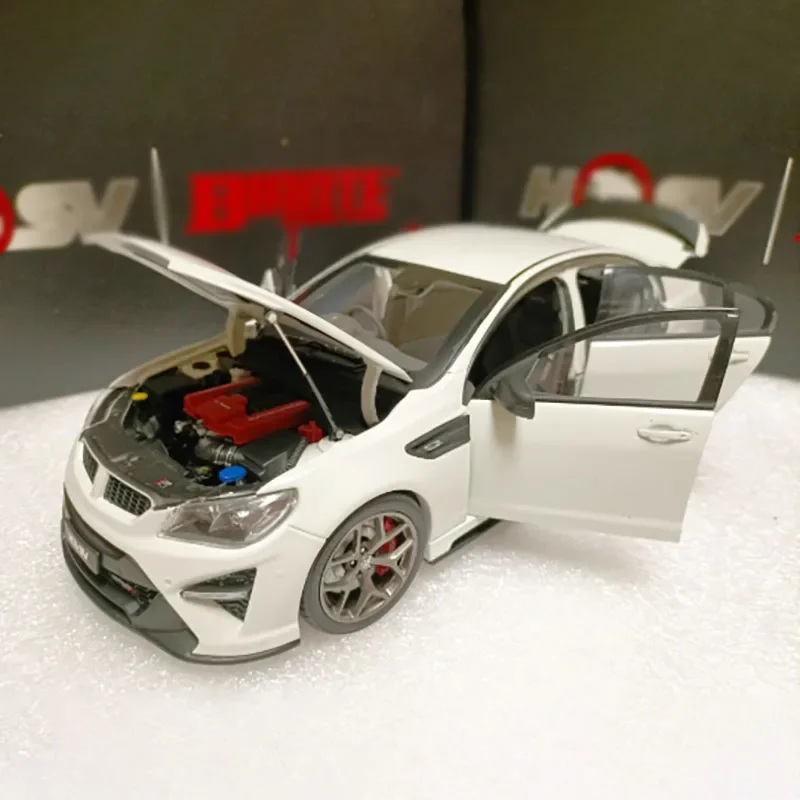 Diecast 1:18 Scale Holden HSV GTSR HERON White Alloy Sedan Model Classics Adult Souvenir Gift Static Display-No certificate