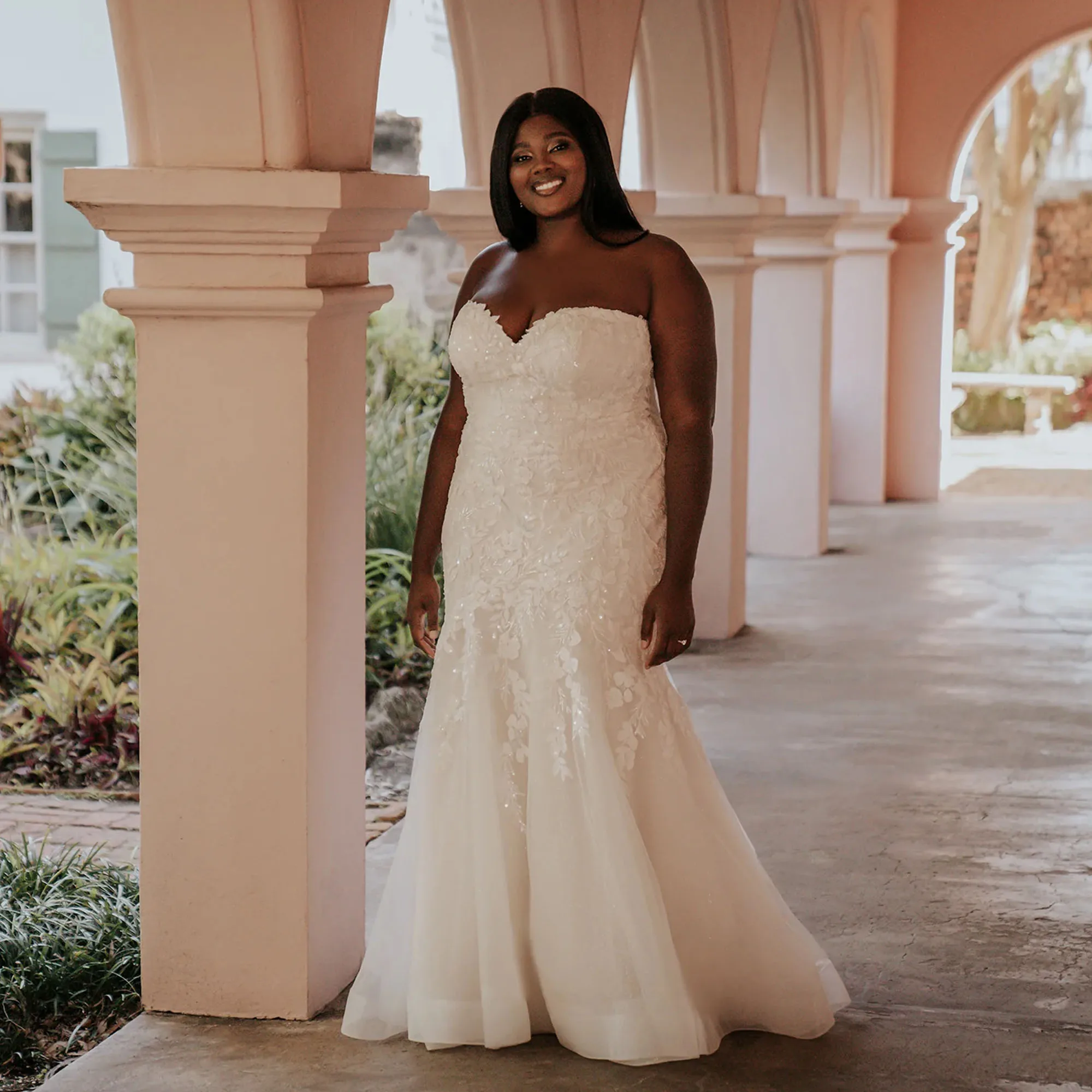 

Plus Size Mermaid Wedding Dress Strapless Sparkly Beaded 3D Floral Appliques Sweep Train Bridal Gowns Robe De Mariée Customized