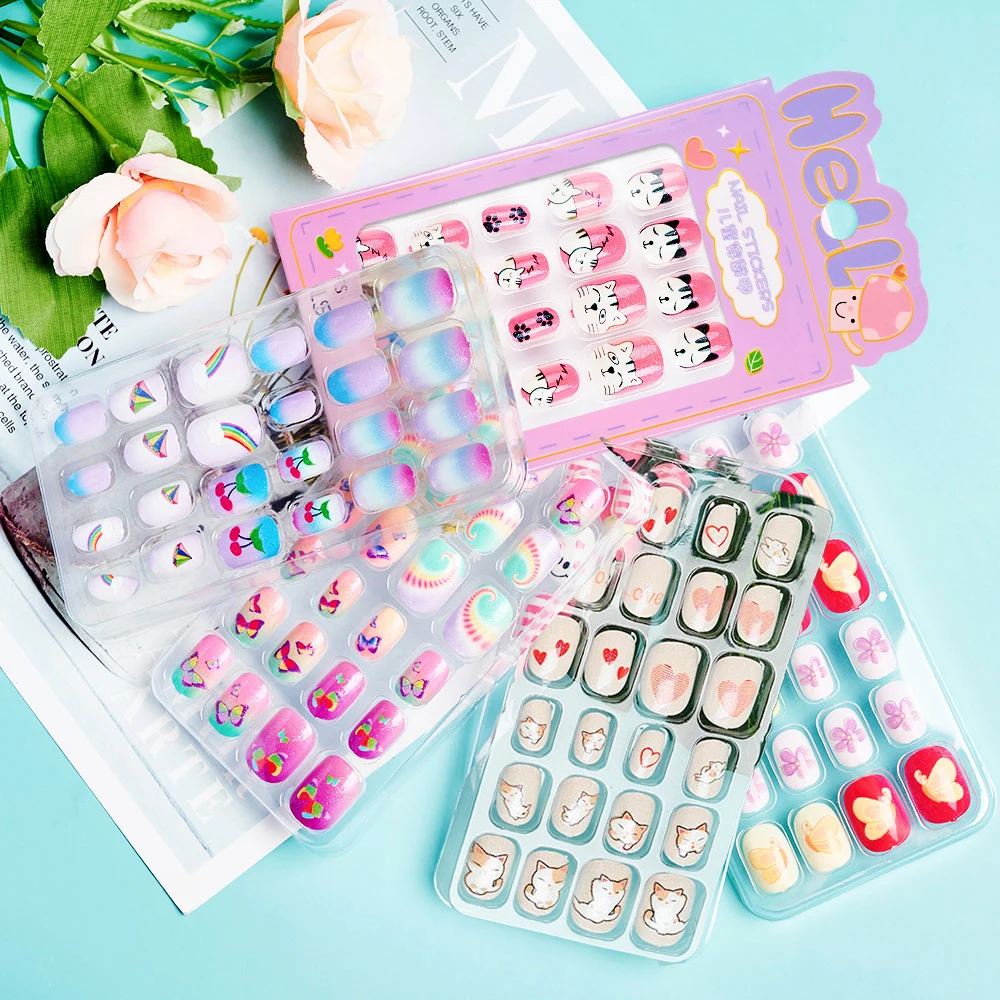 24 szt. Dziecięce Śliczne Kreskówkowe Sztuczne Paznokcie Akrylowe Naklejane Paznokcie dla Dzieci Kawaii Kwiaty Koty Pełne Pokrycie Noszone Sztuczne Paznokcie