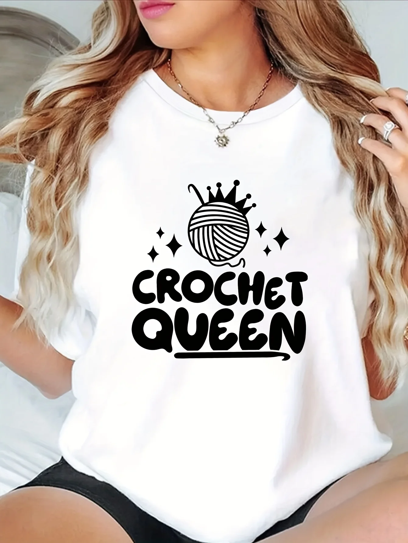 

Queen of Crochet Printed Round Neck T-Shirt for Women Casual Short Sleeve Top Woman Crochet Lover Fashion Casual T-shirts