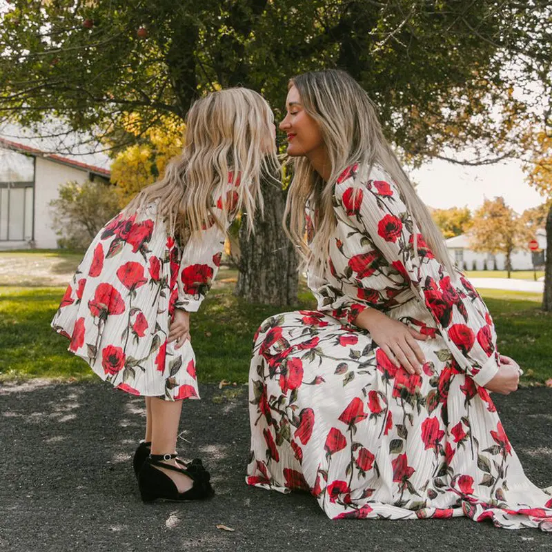 

2023 Mom And Daughter Floral Long Sleeve Dress Clothes Family Look Matching Outfits Wedding Party Mommy And Me Long Dresses 5-12