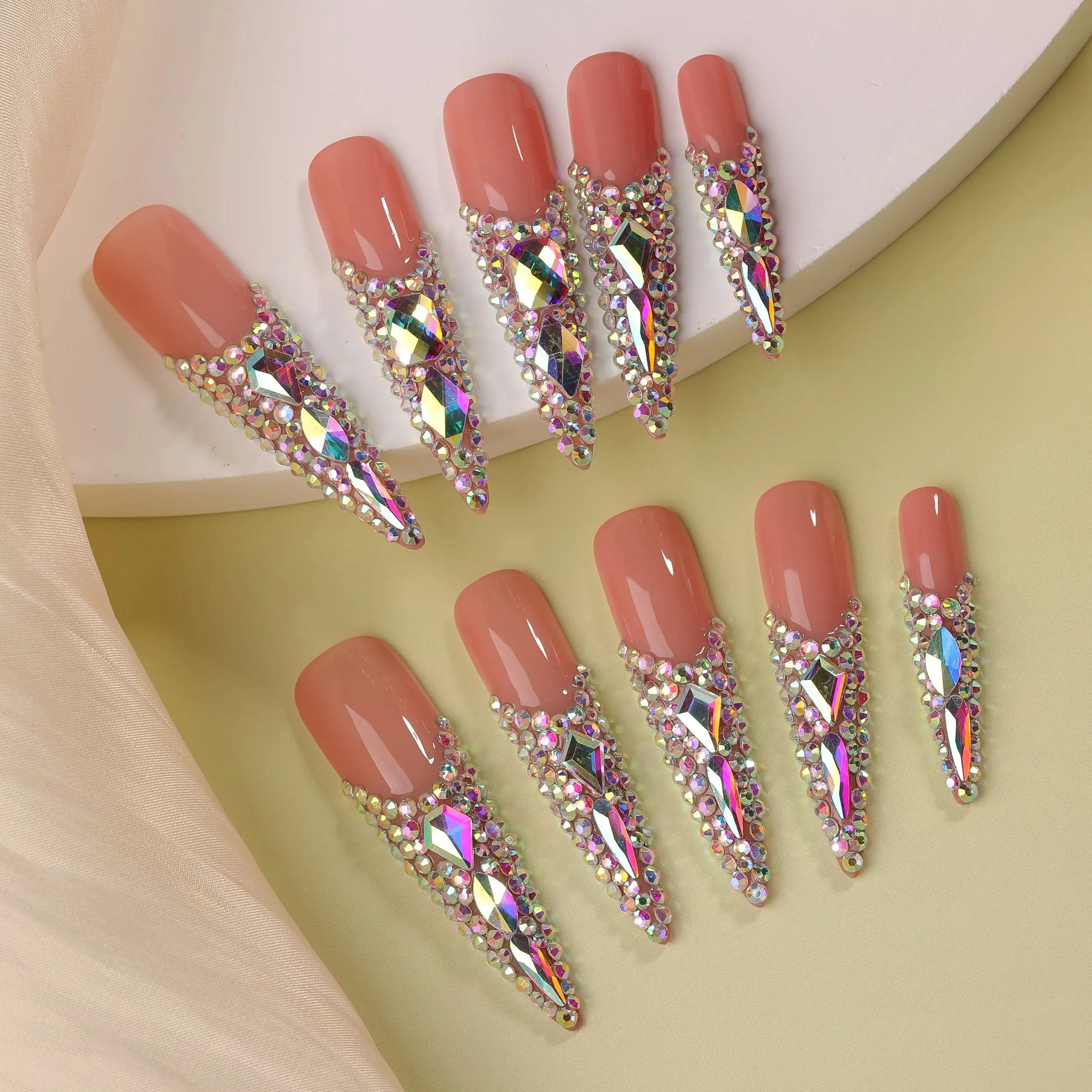 10Pcs Queen Colorful False Nails Shimmer Super Long Pointy Press on Nails Rhinestone Wearable Fake Nails Party Drama Finger Nail