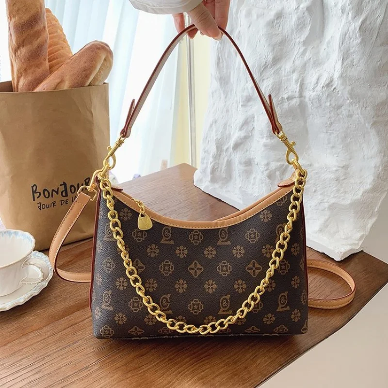 

Luxury Women's Tote Bag Made Of Petunia-Patterned Leather Boasting Paris Daily Cozy Look​