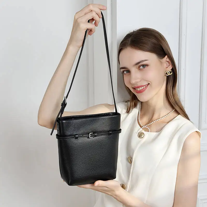 

2026 New Model Top Layer Calfskin Women's Bucket Genuine Leather Versatile Commutin Crossbody Sinle Shoulder Underarm Phone