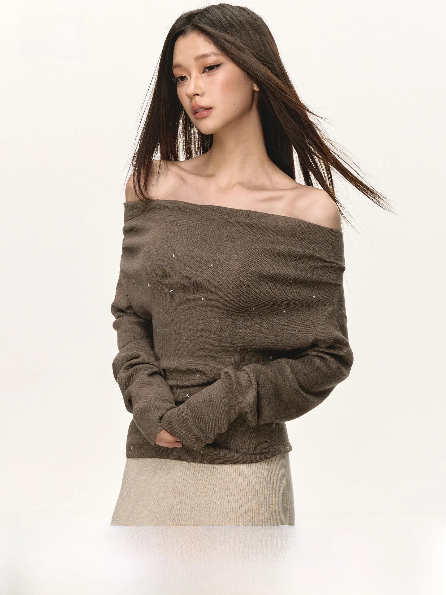 

Anna Aneae Wool Knitted Diamond Embellied One-oulder Casual Long Sve Spring Top Faionable Versatile Women's Wear