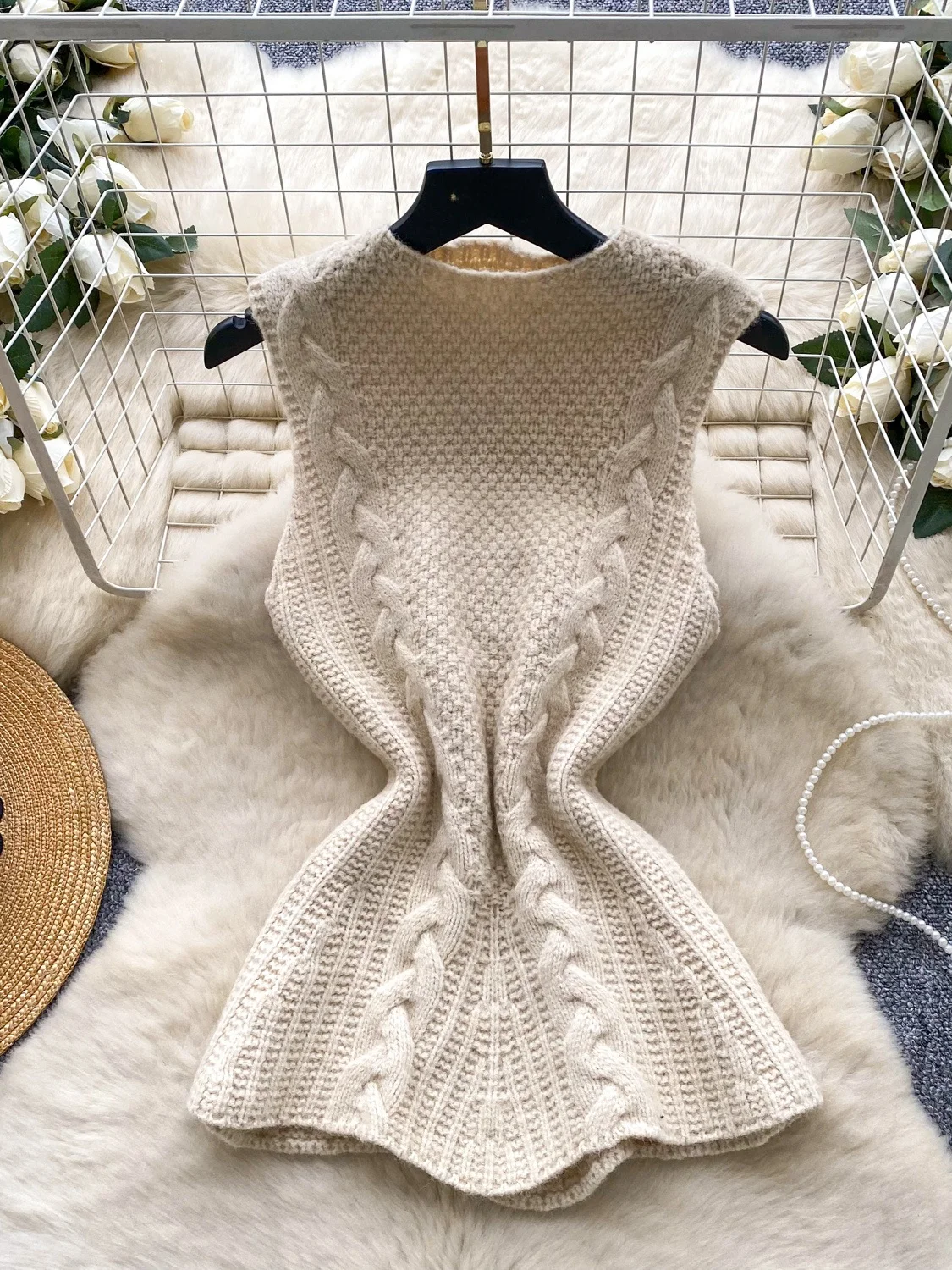 

Slimming Knitted Vest Top Women's Faionable Vintage Twist Design Svel High-End Feeling Versatile Slim Fit Tank Top