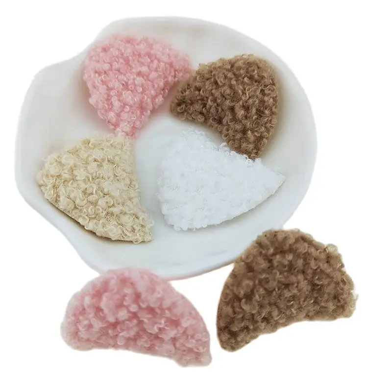 40 Stück, 4 x 3 cm, flauschige Filz-Katzenohren-Applikationen zum Aufnähen für Babykleidung, Mützen, zum Nähen, für DIY-Kopfbedeckungen, Haarspangen, Schleifen und als Accessoires. – Detail 1