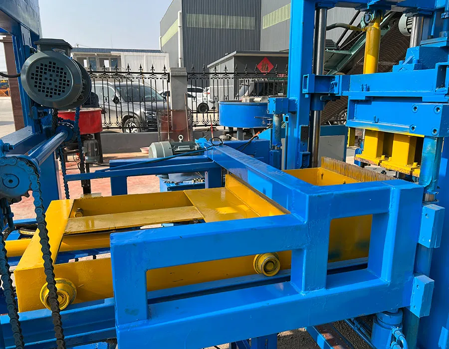 YUGONG Qt4-15 Hydraulic Block Making Machine Automatic Fly Ash Brick and Paver Block Making Machine