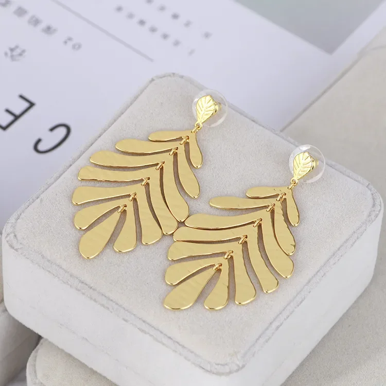 

European And American Style Jewelry Wholesale Exaggerated Leaf Feather Golden Glossy Earrings