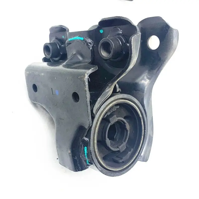 

Auto parts for Dongfeng DFM Fengshen AX7 front and lower swing arm glue sleeves under the ball head triangle arm bushing