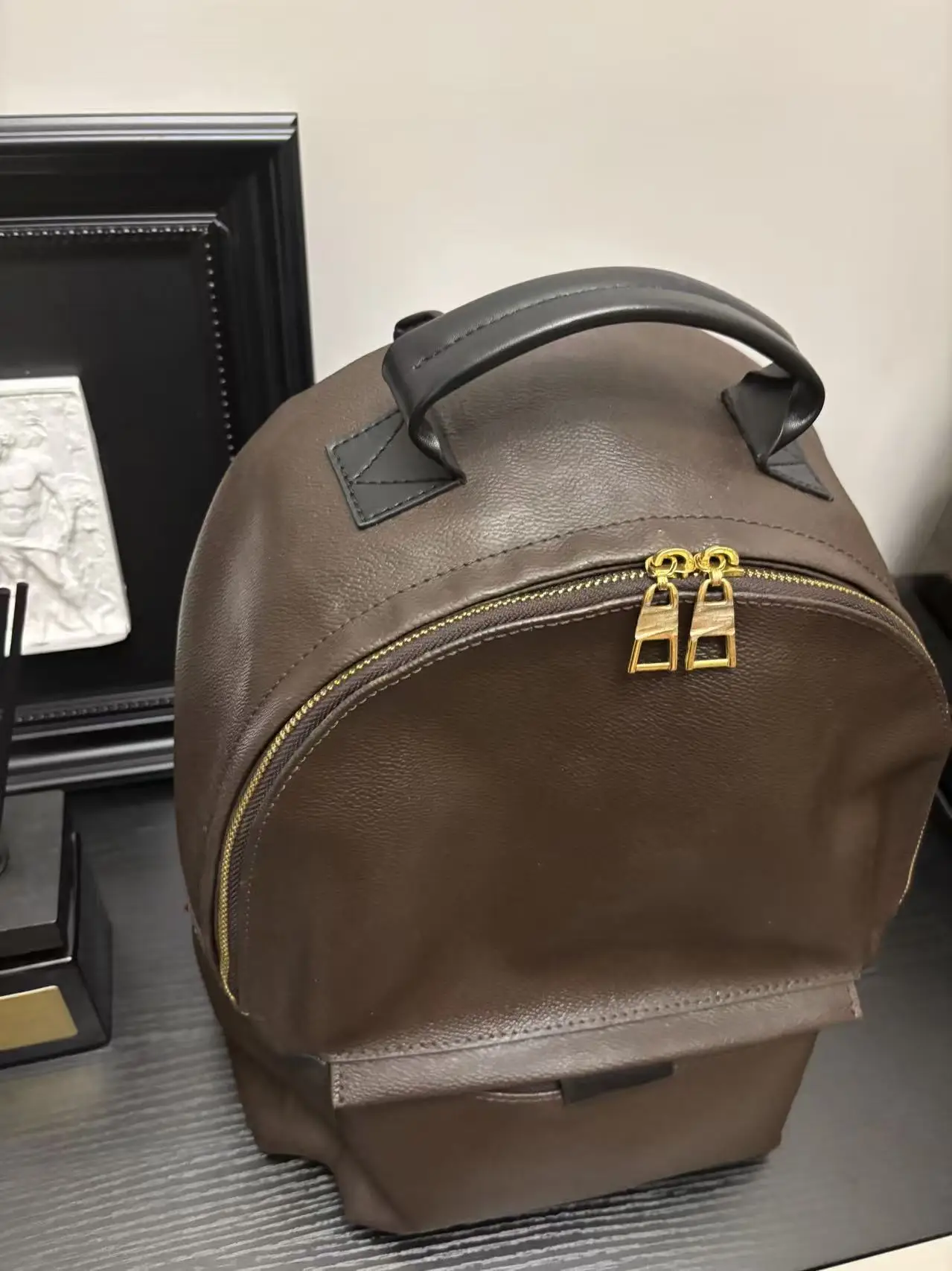 2025 حقيبة ظهر فاخرة للسفر مع الشعار الأصلي متعددة الوظائف للنساء والرجال حقيبة كمبيوتر محمول كبيرة مصمم أزياء حقائب ظهر مدرسية #2