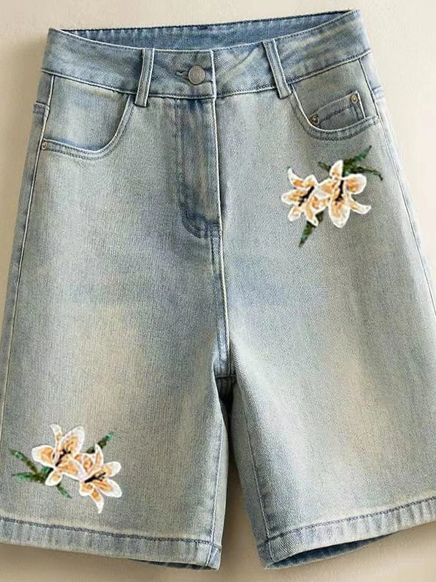 

Retro Washed Embroidered Denim Shorts Women's Summer New High Waist Slimming Casual Five-Point Straight Leg Trendy Jeans