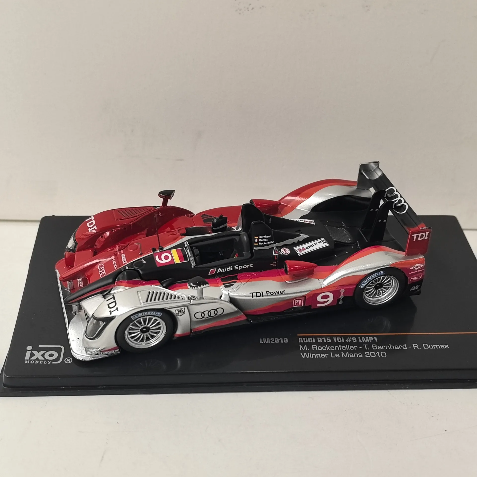 

Литье под давлением IXO масштаб 1/43 AUDI R15 TDI # 9 LMP1 2010 модель автомобиля из сплава, Коллекционная игрушка, подарок, сувенир, дисплей, орнамент