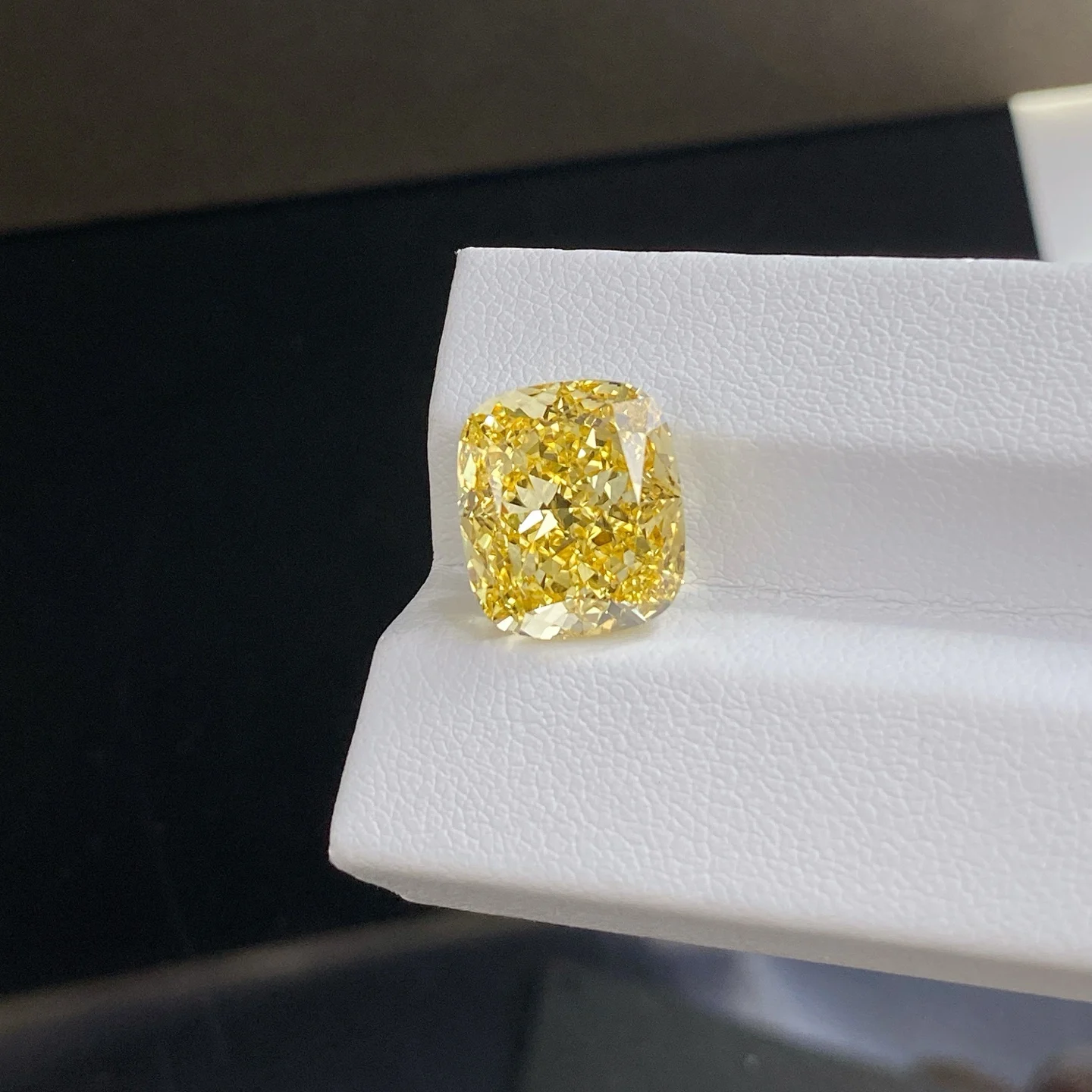 NASIA 9.06CT VS1 Fancy Vivid Yellow Lab Grown Diamond with IGI Certificate Cushion Shape Diamonds for Women Wholesale 2026