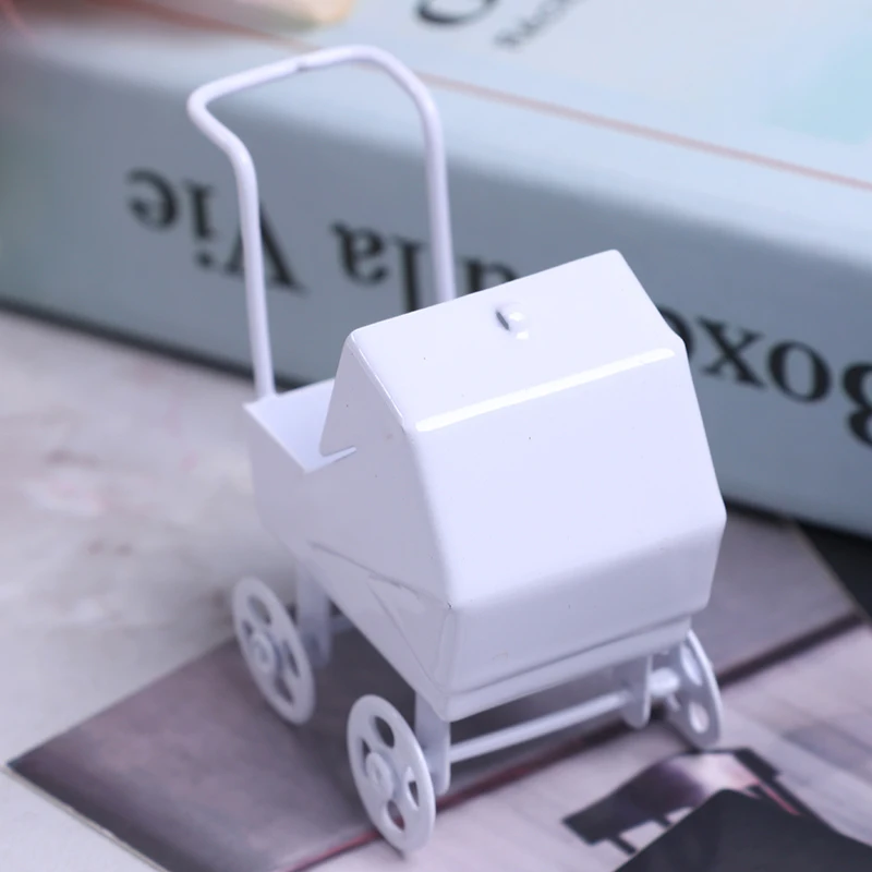 Passeggino Carrozzina Modello Giocattolo per bambini Accessori per mobili per casa delle bambole in miniatura fai-da-te