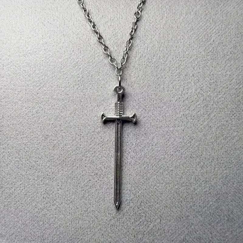 

New Fashion Personality Punk Style Sword Pendant Necklace Ladies Retro Trend Holiday Party Accessories Jewelry Gifts