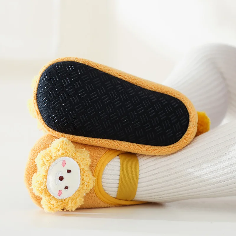 Chaussettes anti-aldes pour nouveau-né, chaussures de sol CPull chaudes avec semelle en caoutchouc pour enfants, pantoufles mignonnes pour bébés,