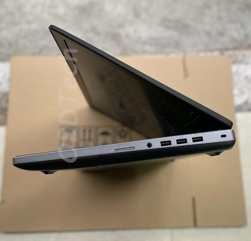 17.3 بوصة DELL الدقة 7720 i7-6820HQ 32G Ram P3000 6G رسومات واحدة لألعاب الرسم المكتبي 3DSMax Maya AutoCAD التشخيص
