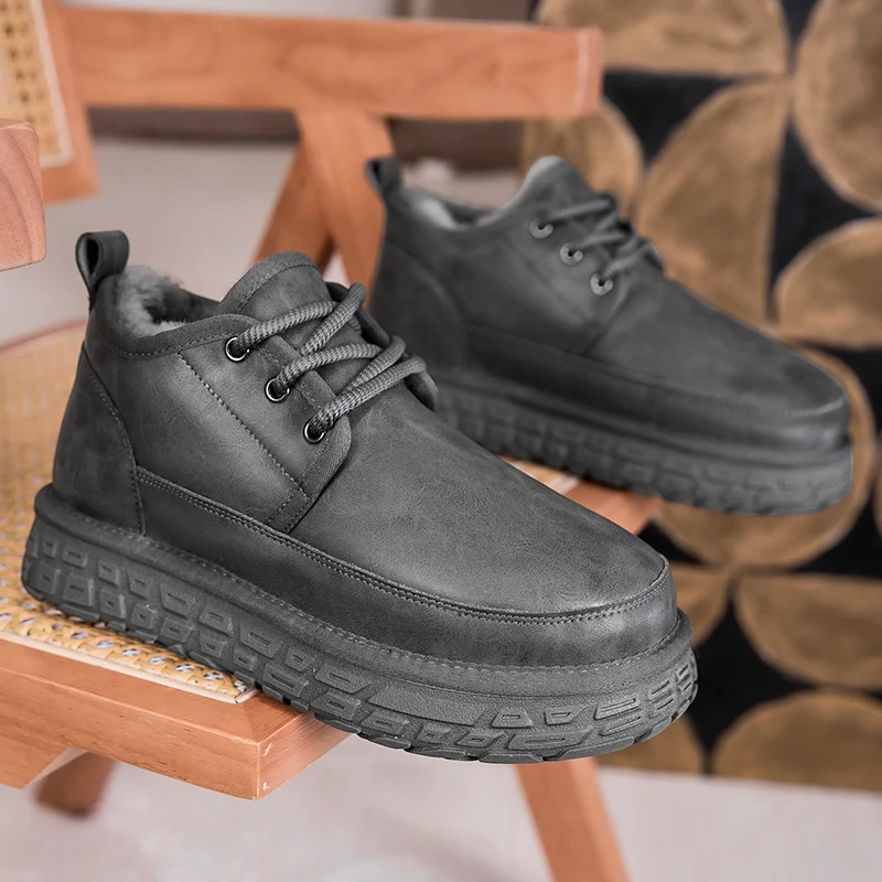 

The Latest Autumn and Winter Thick Soled Snow Boots with High Tops and Warm Cotton Shoes Thick Men's Cold and Frost Resistance