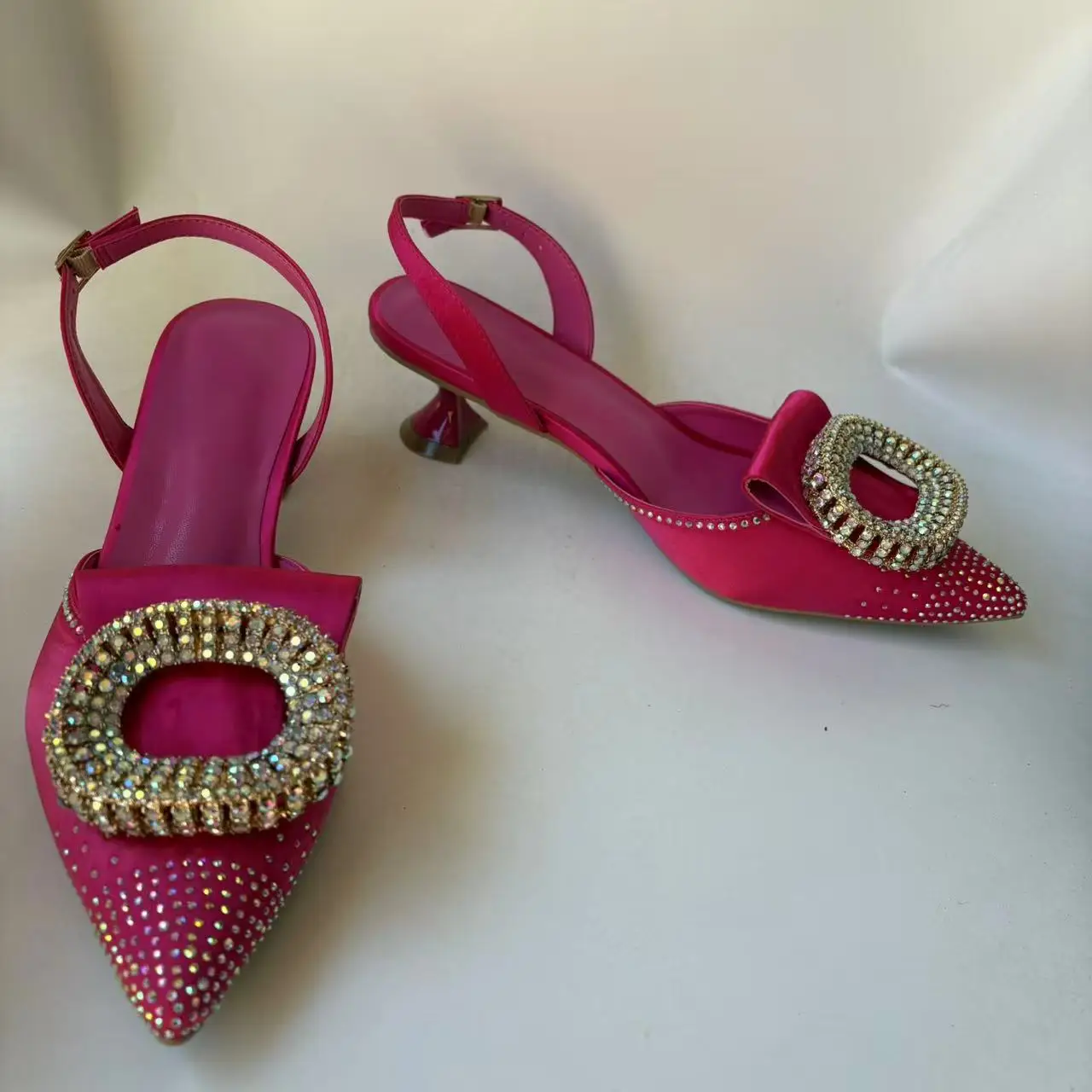 

LNATISNOVA Fuchsia Color Shoes and Bag Elegant Handbags and Medium Heel Shoes Beautiful Handmade Flowers for Wedding Party