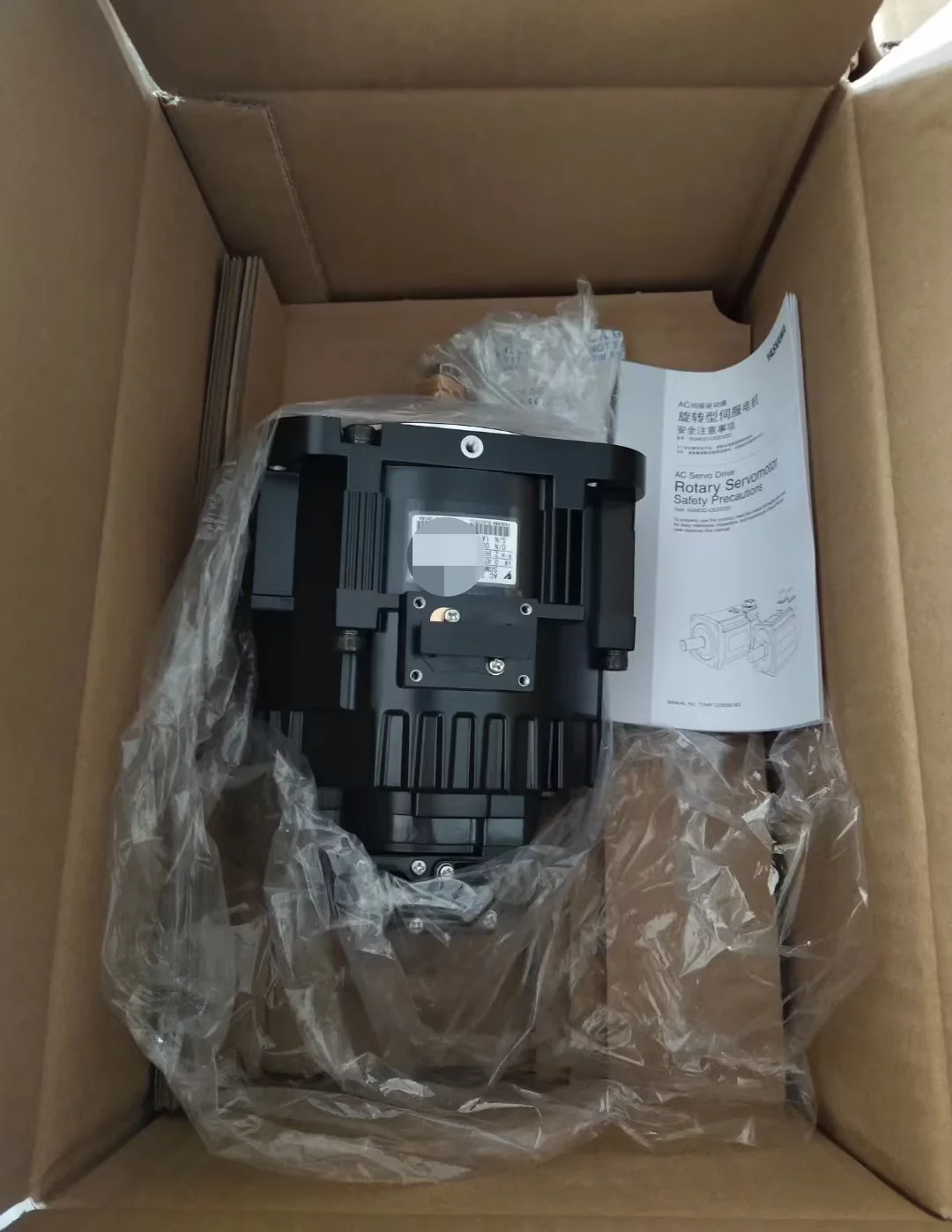 

SGMRV-09ANA-YR23 Brand New Servo Motor Original Genuine，Fast shipping，SGMRV 09ANA YR23