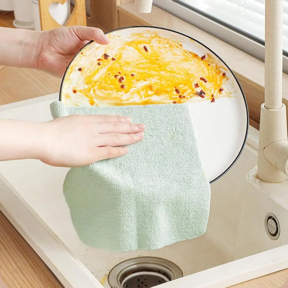 Lint-Free Microfiber Cleaning Rags For Glass And Electronics Boxed Pull-out Design For Effortless, Hygienic Access. Dust-Free